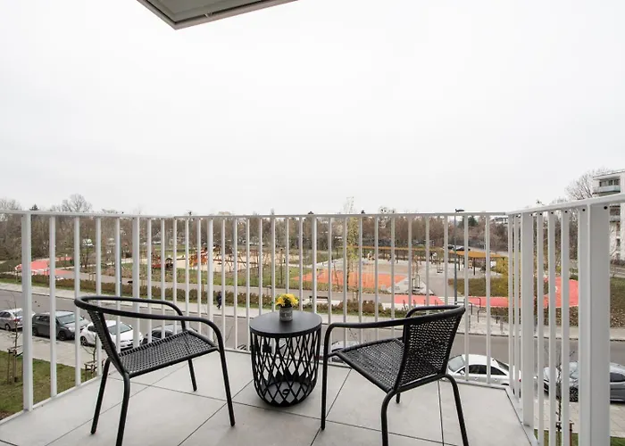 M&r Airport&business Lux Instalatorow - Ac - Underground Garage - Smart Tv - Amazon Prime - Skyshowtime - Self Check-in - Close By Chopin Airport *