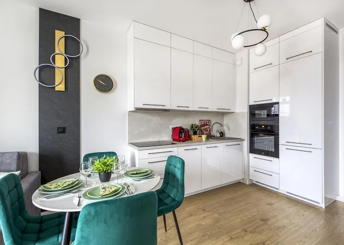 M&r Airport&business Lux Instalatorow - Ac - Underground Garage - Smart Tv - Amazon Prime - Skyshowtime - Self Check-in - Close By Chopin Airport *